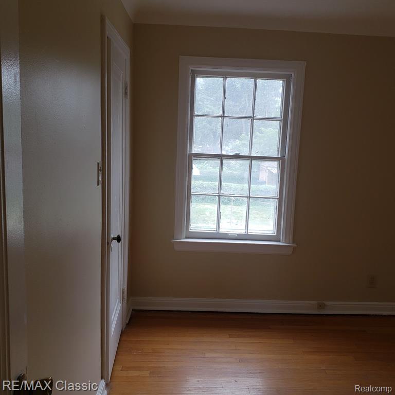 16215 and 16217 Greenview Avenue, Detroit, MI 48219 — Photo 17
