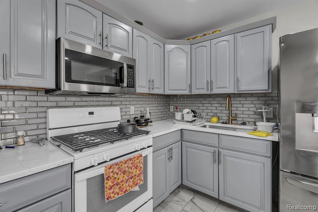 1177 MCKINSTRY Street, Detroit, MI 48209 — Photo 30