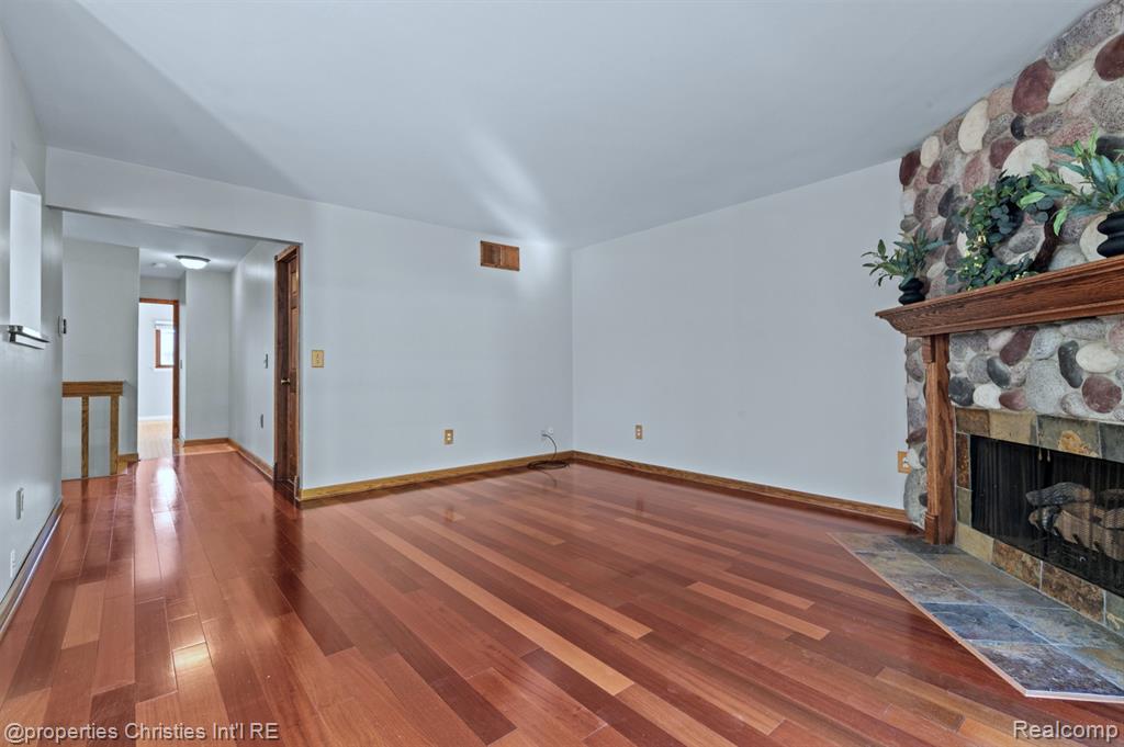 958 New Haven Court, Northville, MI 48167 — Photo 10
