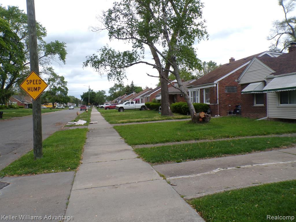 9546 WESTWOOD Street, Detroit, MI 48228 — Photo 2