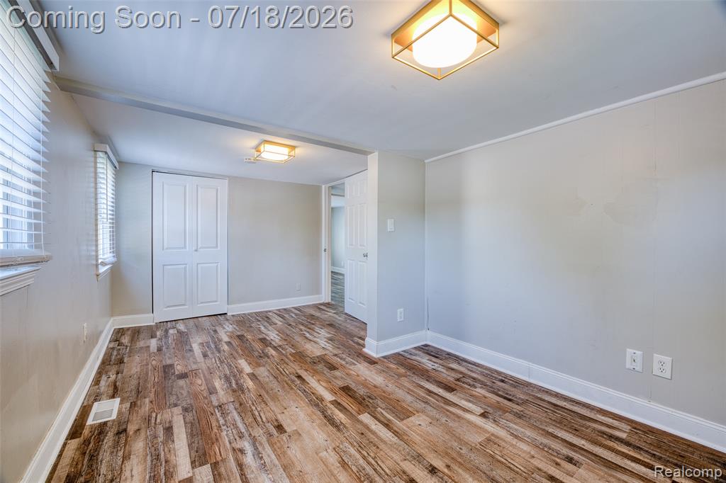 5660 Kingston Street, Dearborn Heights, MI 48125 — Photo 21
