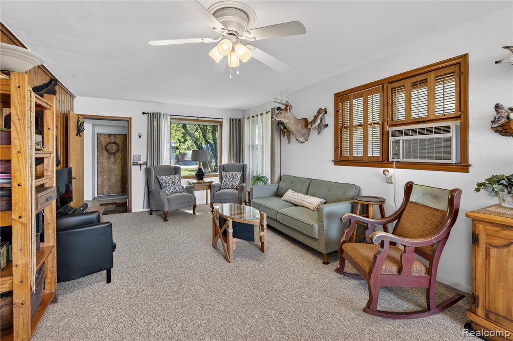 952 Wyman Drive, Waterford, MI 48328 — Photo 12