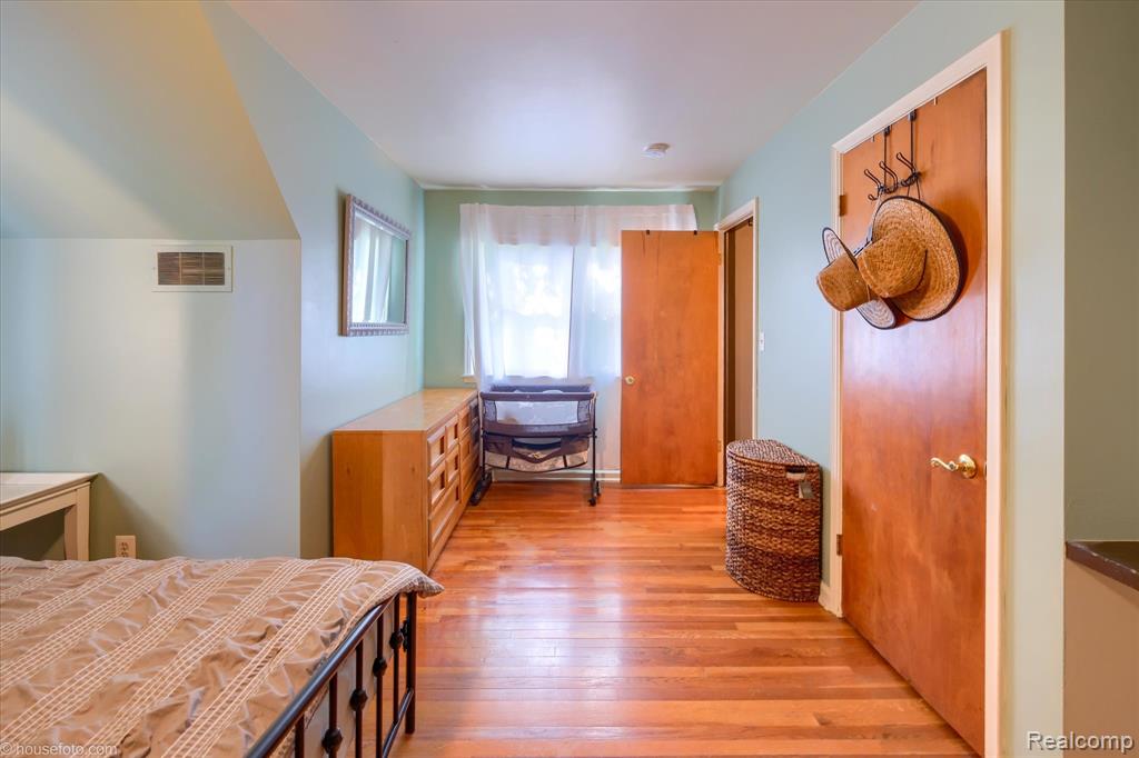 825 N Monroe Street, Lapeer, MI 48446 — Photo 18