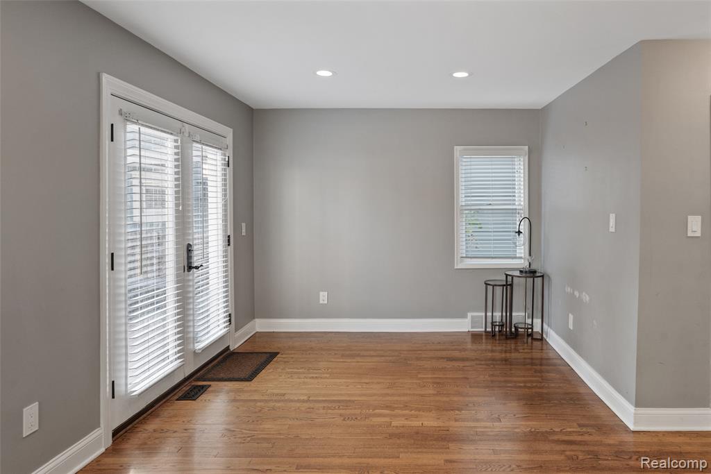 986 Smith Avenue, Birmingham, MI 48009 — Photo 24