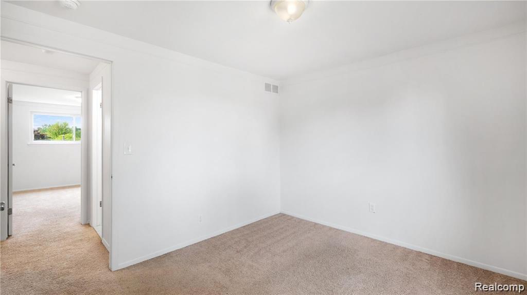 8336 Hickory Drive, Sterling Heights, MI 48312 — Photo 11