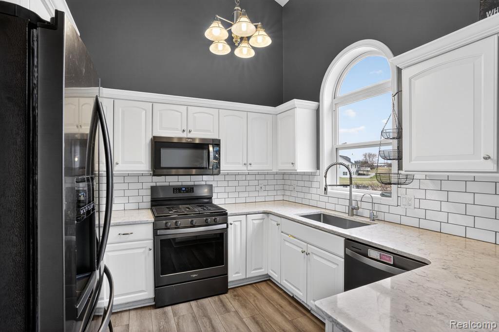 9055 Hegel Road, Goodrich Vlg, MI — Photo 27
