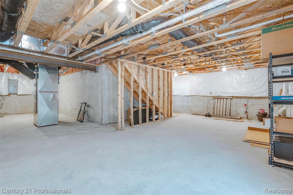 1666 Golfview Drive, Ypsilanti, MI 48198 — Photo 43