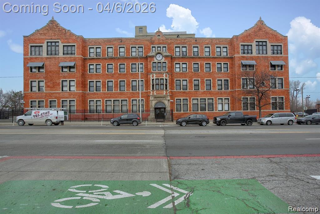 6533 E Jefferson Avenue, Detroit, MI 48207