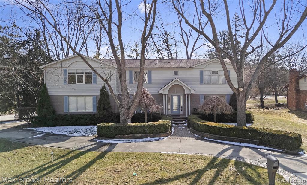 35550 Pleasant Valley Road, Farmington Hills, MI, 48331