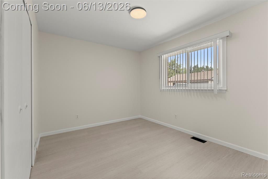 29578 Brown Court, Garden City, MI — Photo 25