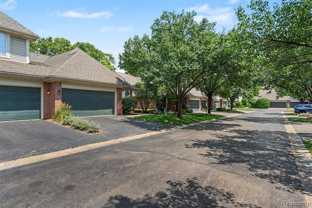521 Macwilliams Lane, 11, Royal Oak, MI 48067 — Photo 32