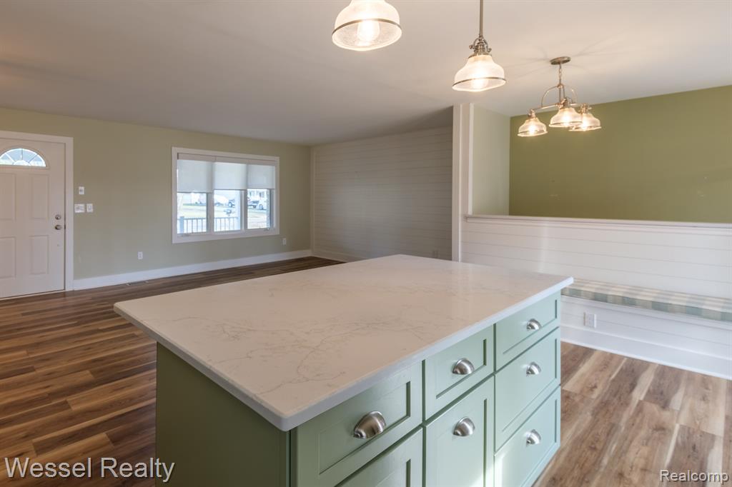 557 Green Cove Drive, Holly, MI 48442 — Photo 8