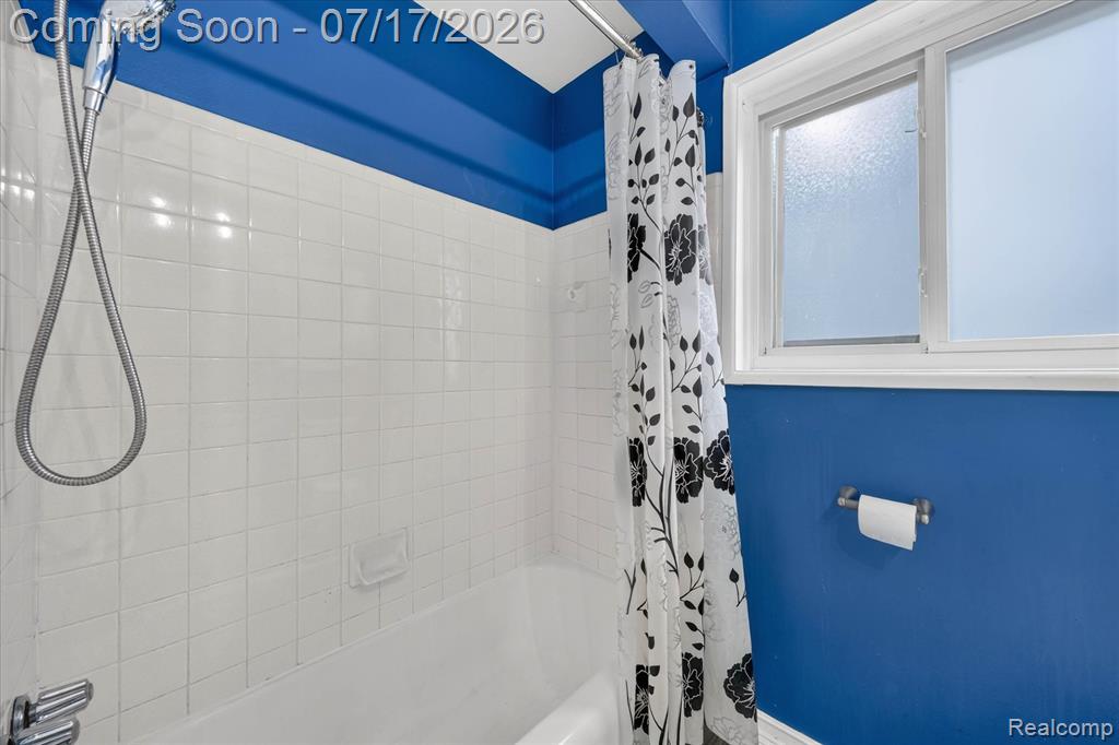 903 Bernie Lane, Madison Heights, MI 48071 — Photo 14