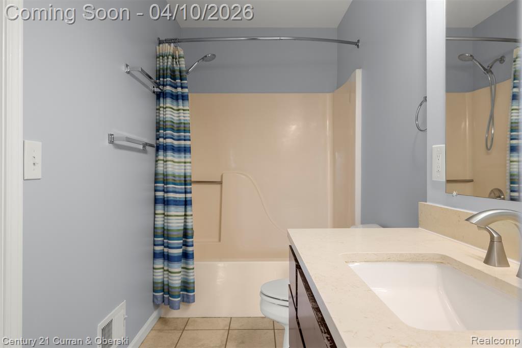 8045 Colonial Lane, Ypsilanti, MI 48198 — Photo 26