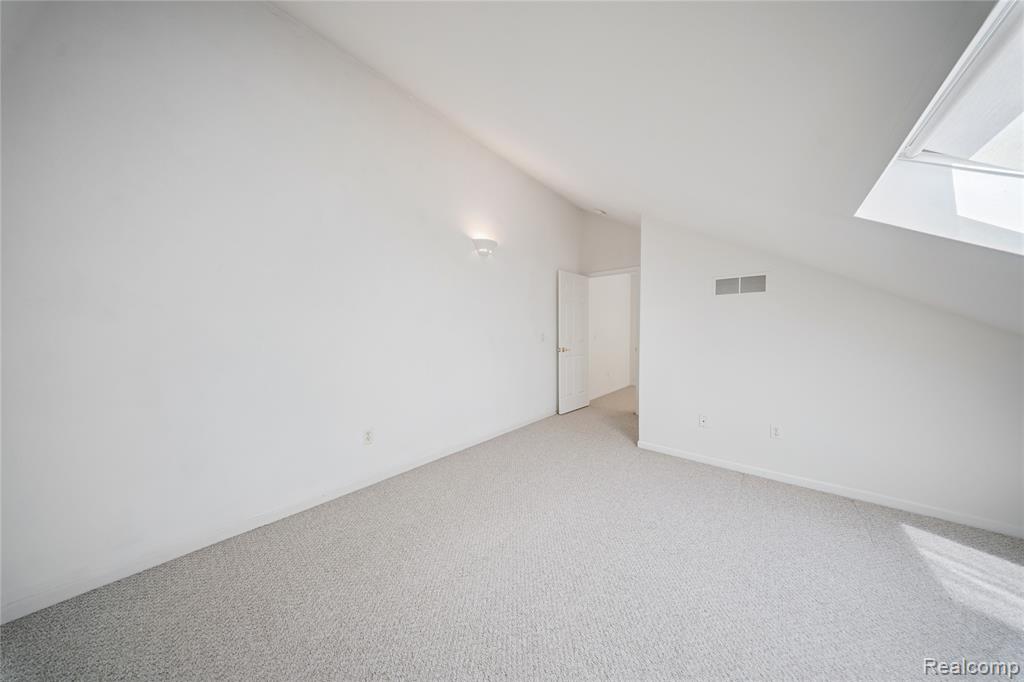 628 Olde Ivy Lane, Howell, MI 48843 — Photo 24