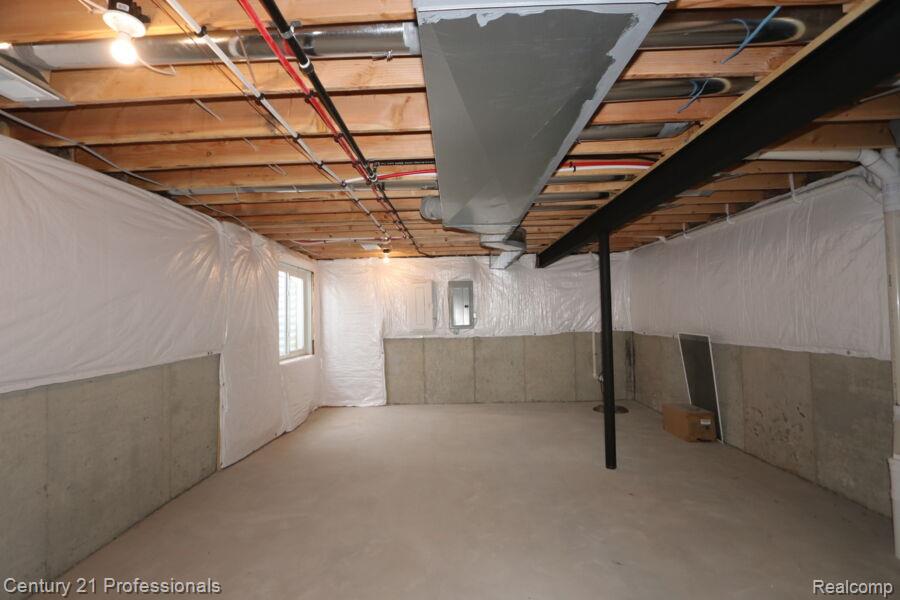 54407 Heron Circle, New Baltimore, MI 48047 — Photo 44
