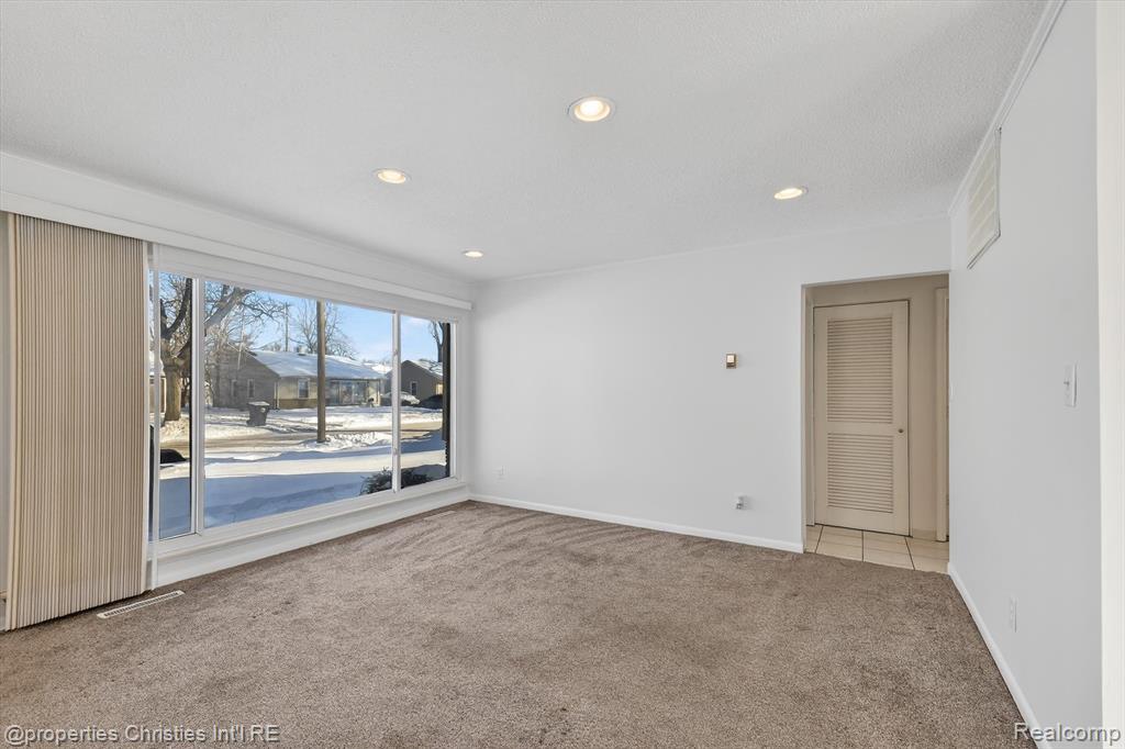 10111 Troy Street, Oak Park, MI, 48237