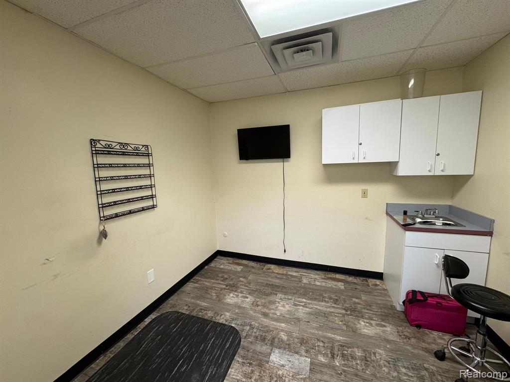 G 3500 Flushing Rd, Flint, MI 48504 — Photo 3