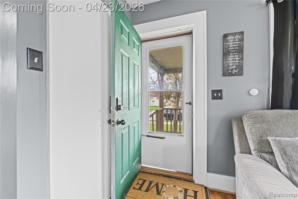 23392 Cayuga Avenue, Hazel Park, MI 48030 — Photo 5