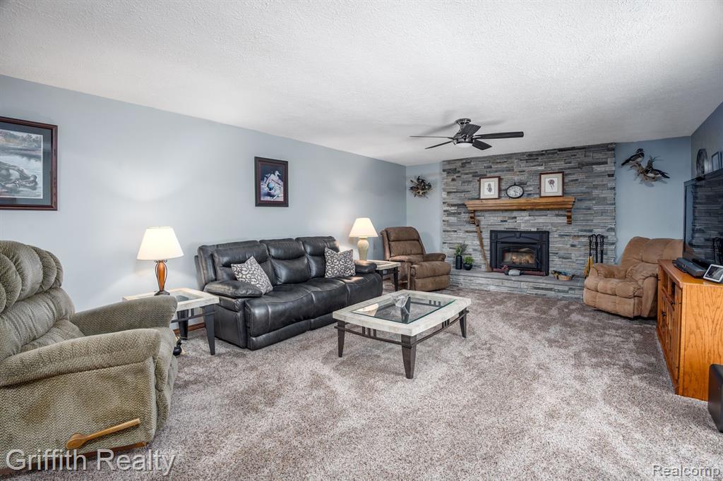 6903 SOMERSET Drive, Brighton, MI 48116 — Photo 15