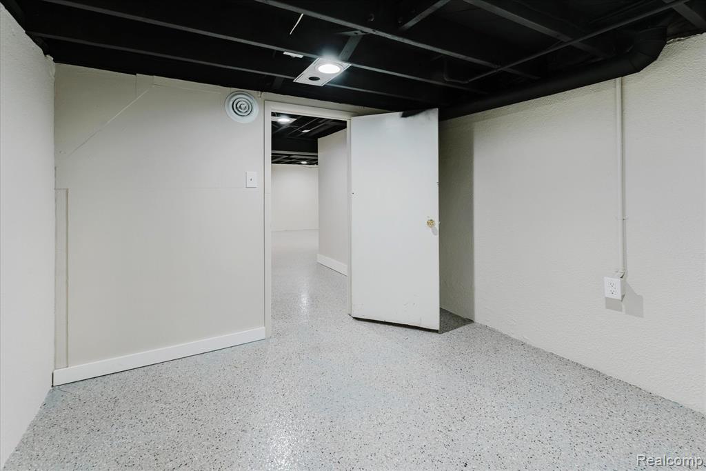 8355 HELEN, Center Line, MI 48015 — Photo 28