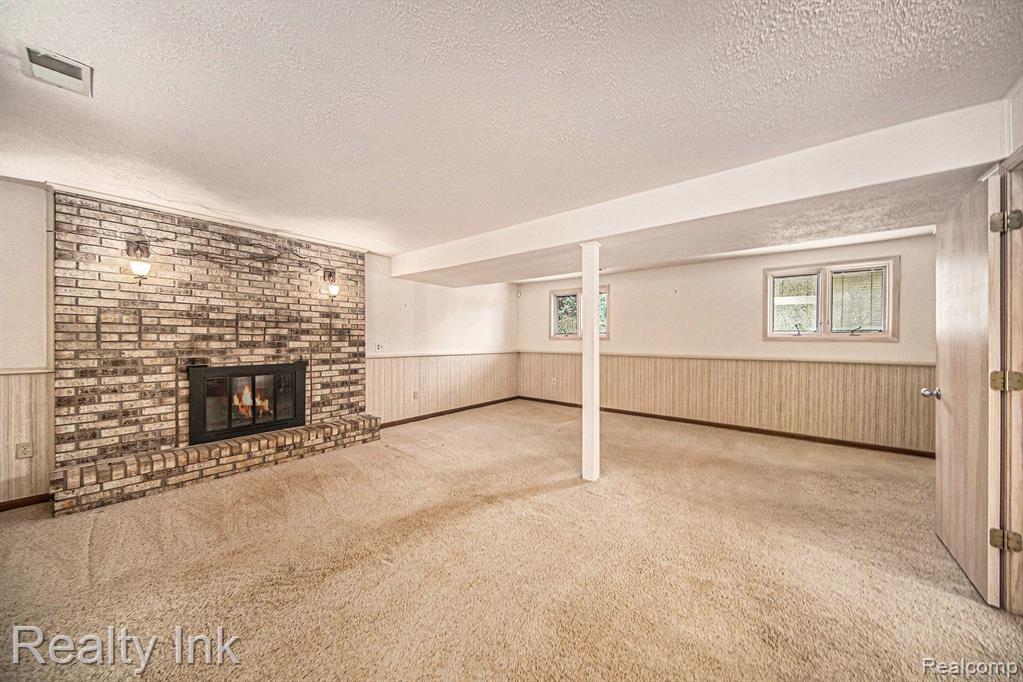 46585 MABEN Road, Canton, MI 48187 — Photo 7