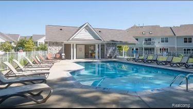 756 FIELDSTONE Circle W, Chelsea, MI 48118 — Photo 14