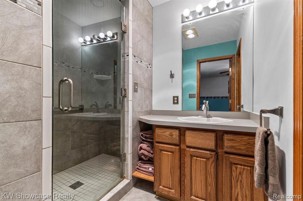 766 WHITE HOUSE Drive, Highland, MI 48356 — Photo 24