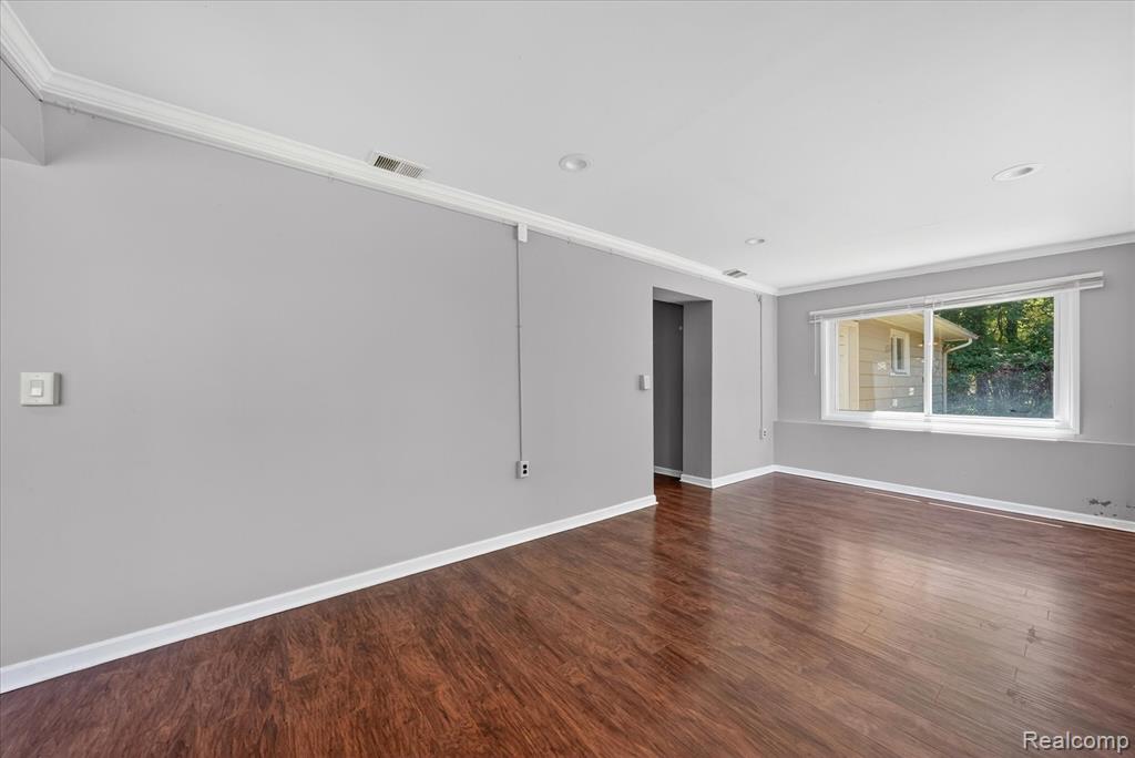 401 W Liberty Street, South Lyon, MI 48178 — Photo 14