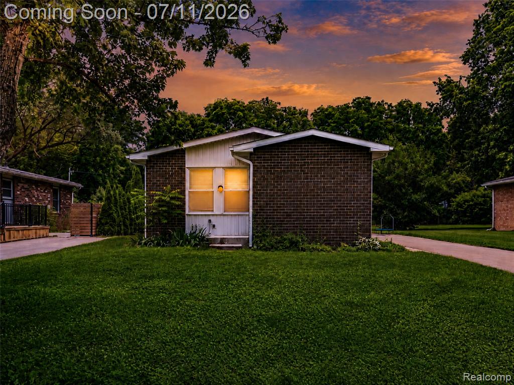 3120 La Salle Drive, Ann Arbor, MI 48108