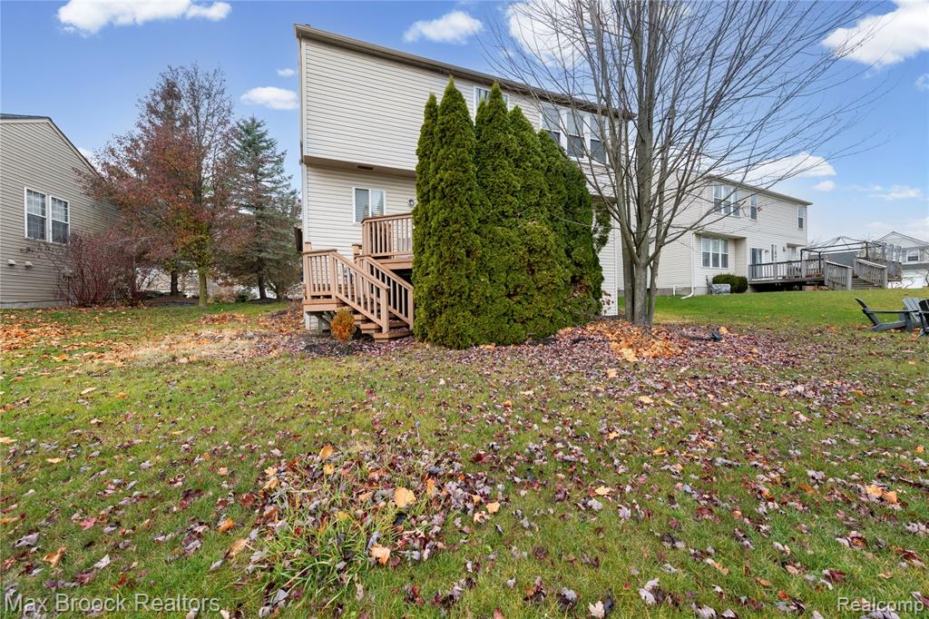 9894 High Meadow Drive, Ypsilanti, MI 48198 — Photo 43