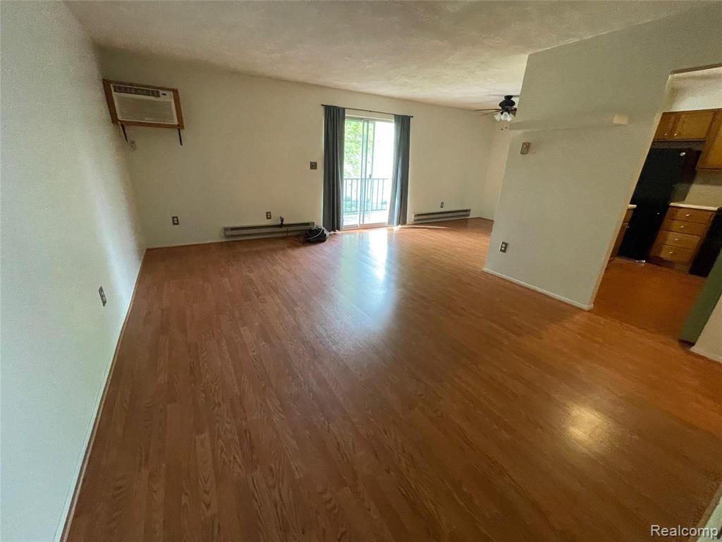 7325 WOODVIEW DR. Unit #4, Westland, MI — Photo 10