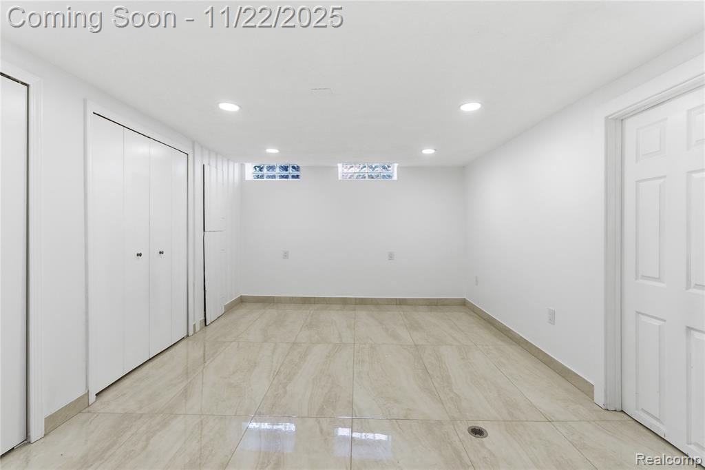 6528 Sterling Court, Garden City, MI — Photo 23