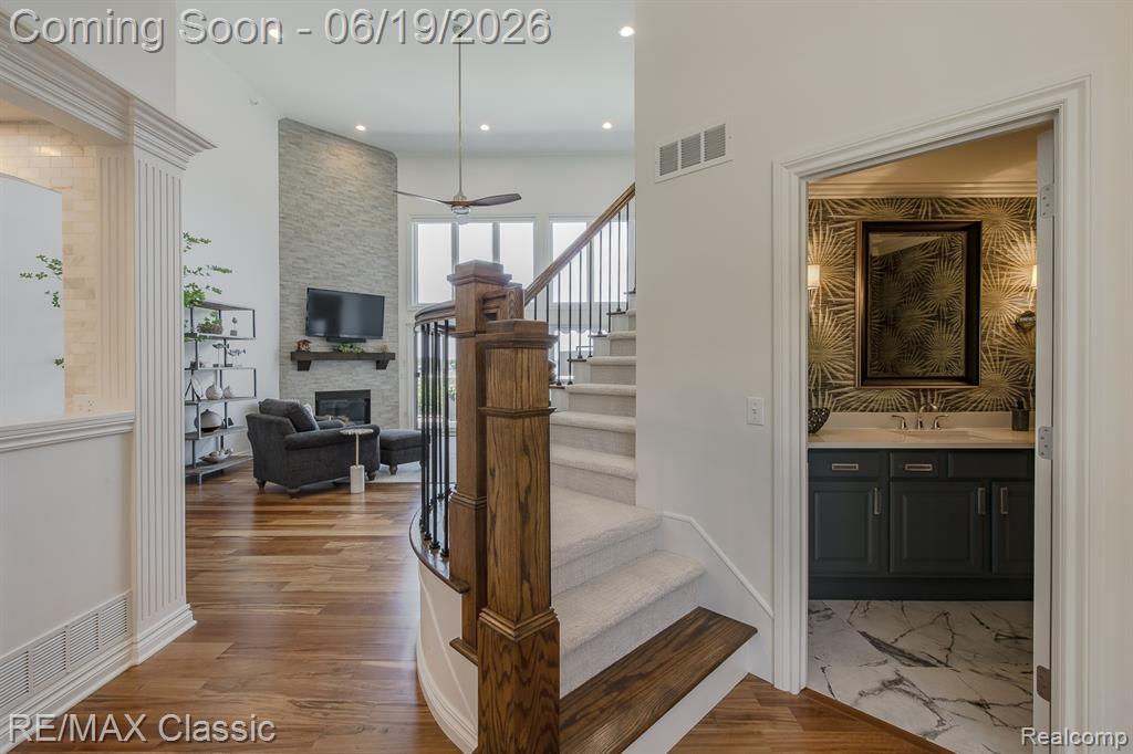 980 Sunset Drive, Waterford, MI 48328 — Photo 18