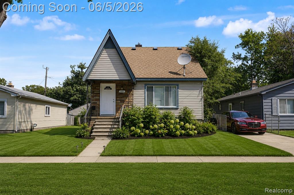 1301 E Muir Ave., Hazel Park, MI 48030 — Photo 2
