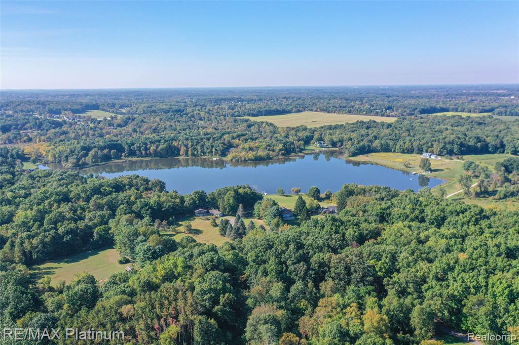 6567 Heaven Drive, Howell, MI 48855 — Photo 11