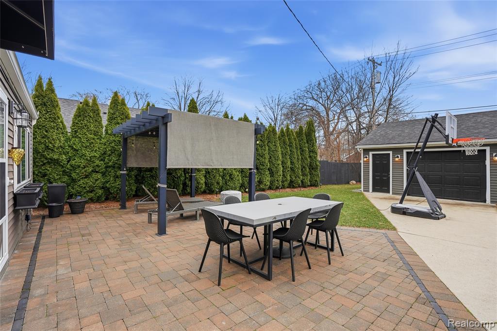 373 Hillcrest Avenue, Grosse Pointe Farms, MI 48236 — Photo 44