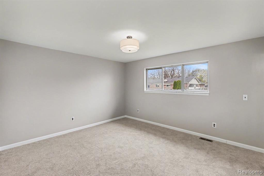 5698 Bingham Drive, Troy, MI 48085 — Photo 16
