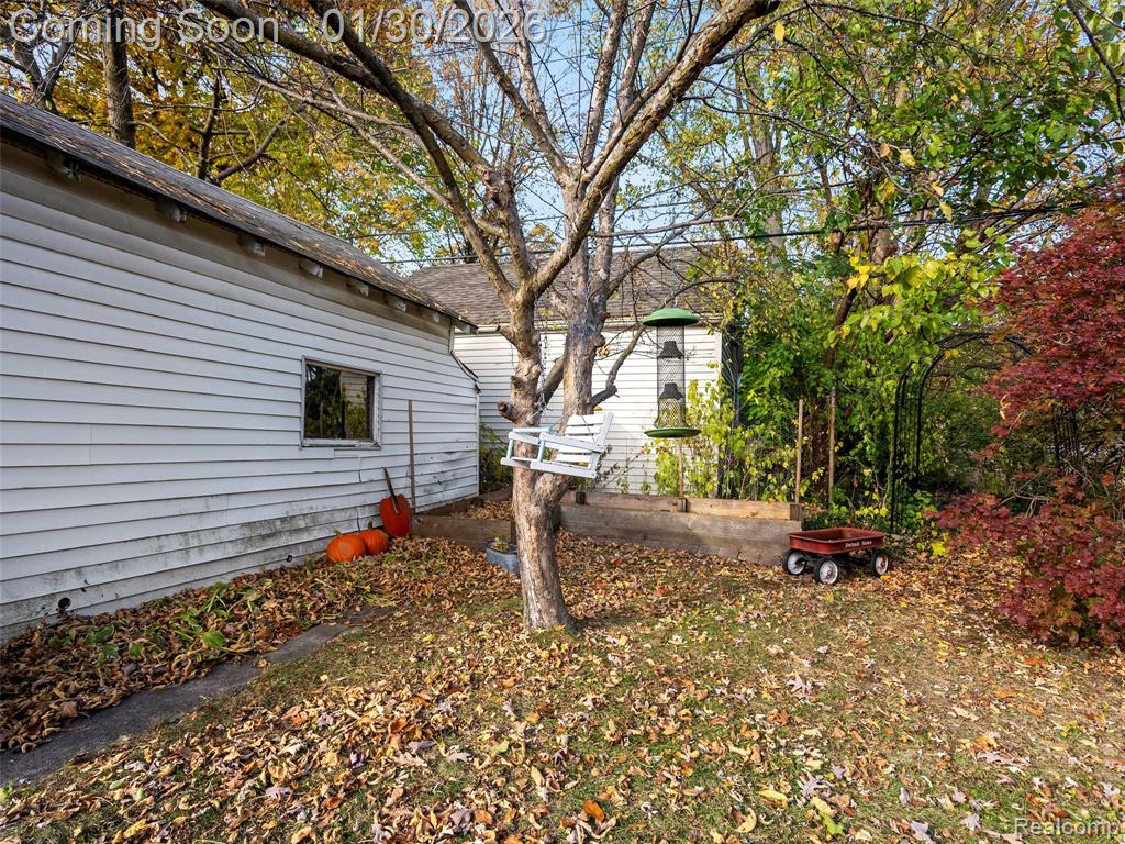 81 Wellesley Drive, Pleasant Ridge, MI — Photo 35
