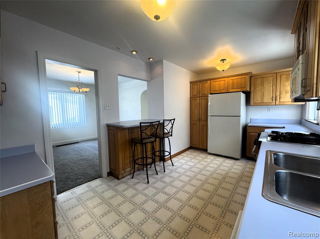 431 Elm Street, Trenton, MI 48183 — Photo 4