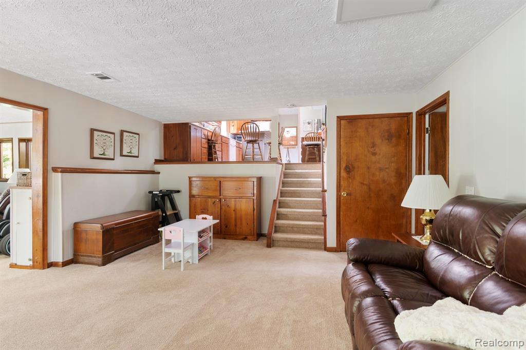 5500 Hartland Road, Fenton, MI 48430 — Photo 16
