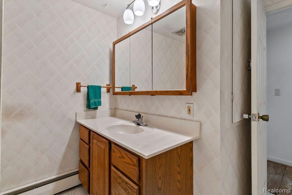 4302 ESTA Drive, Flint, MI 48506 — Photo 24