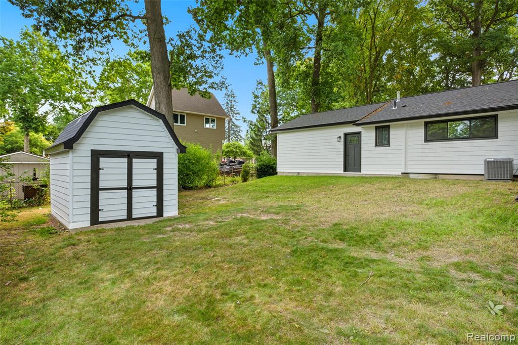 5190 Westcombe Lane, West Bloomfield, MI 48324 — Photo 32