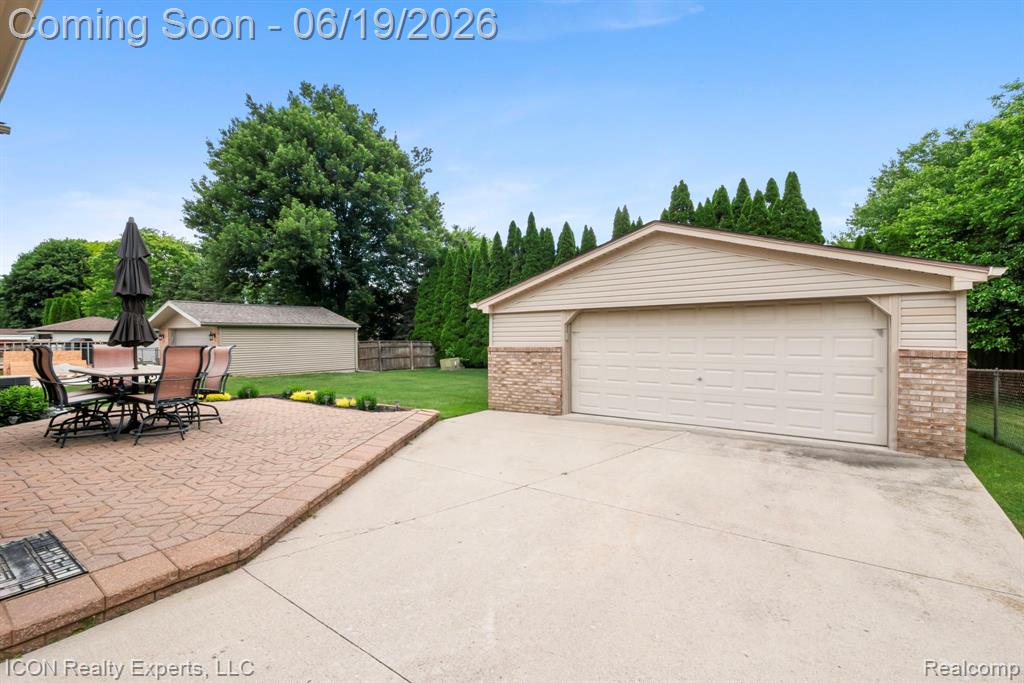 39738 Day Drive E, Clinton Twp, MI 48038 — Photo 46