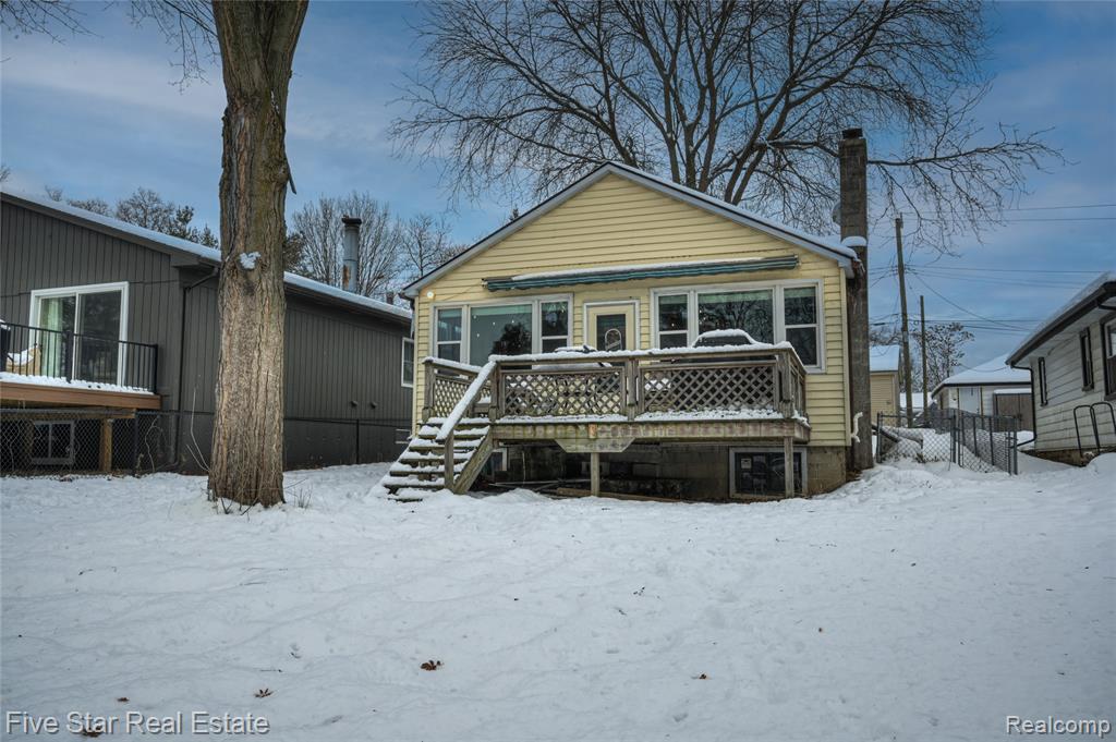 8421 Lagoon Street, Commerce Twp, MI 48382 — Photo 2