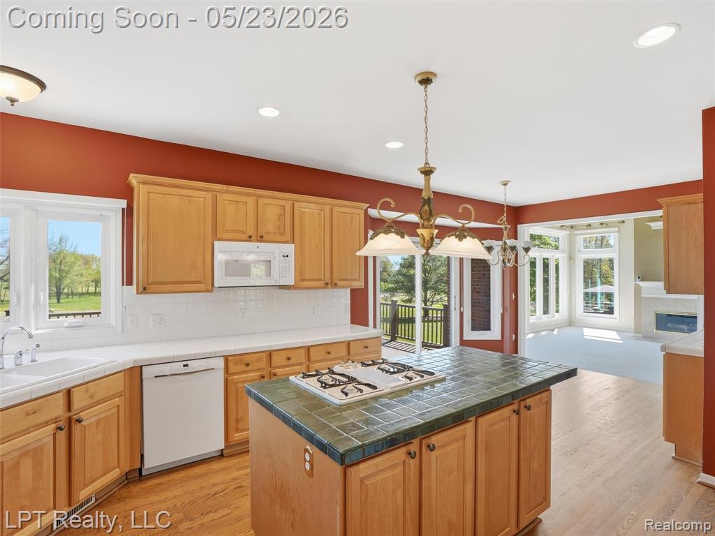 860 Troon, Highland, MI — Photo 14