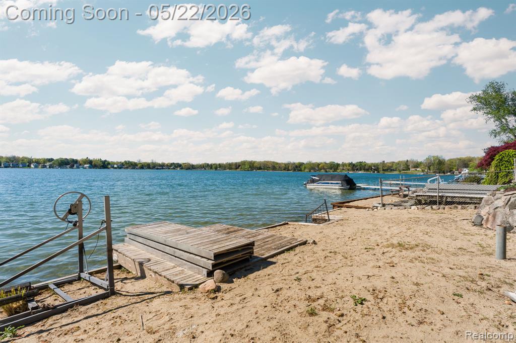 9350 Silverside, South Lyon, MI 48178 — Photo 34