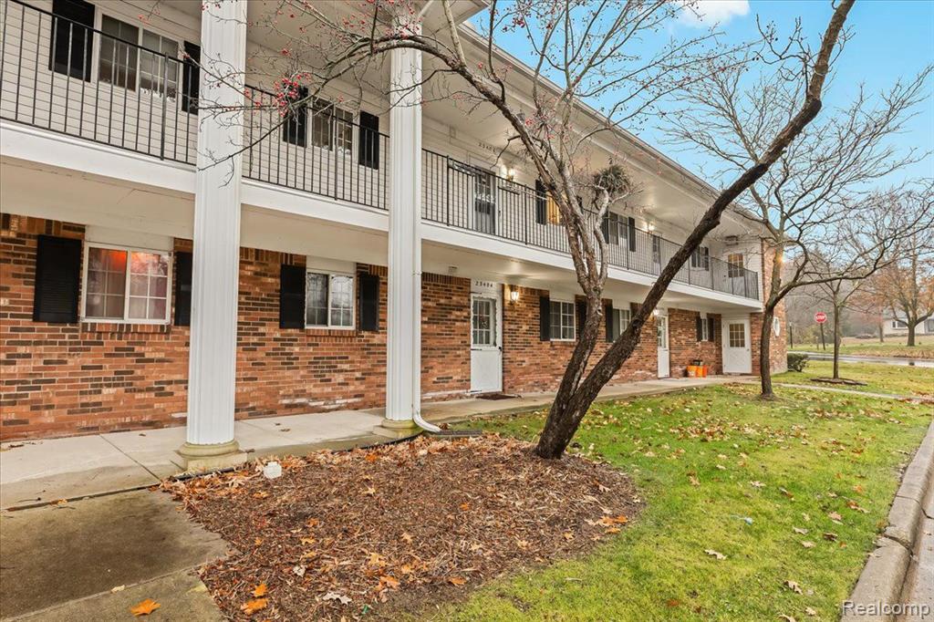 23404 MIDDLEBELT Road, Farmington Hills, MI 48336 — Photo 3