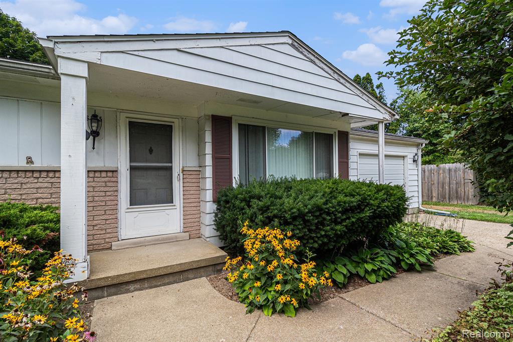 6095 Sunnydale Road, Clarkston, MI — Photo 3