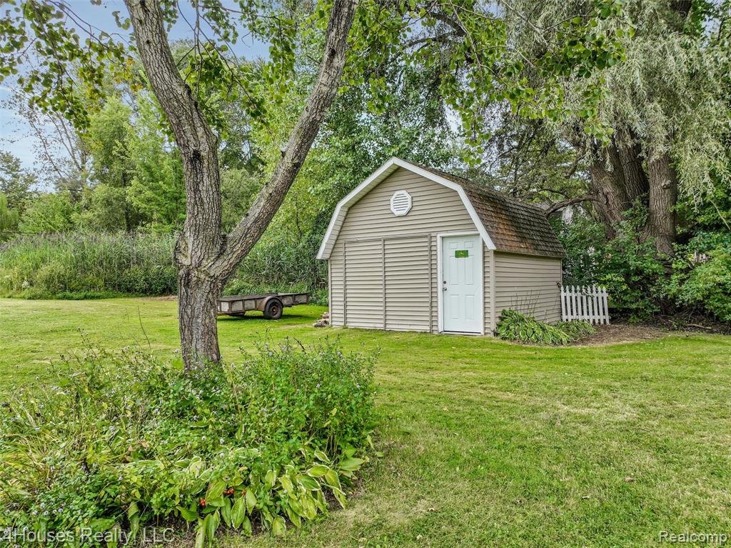 4087 Silver Valley Drive, Lake Orion, MI — Photo 45